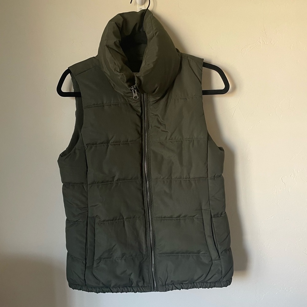Old Navy Green Puffer Vest